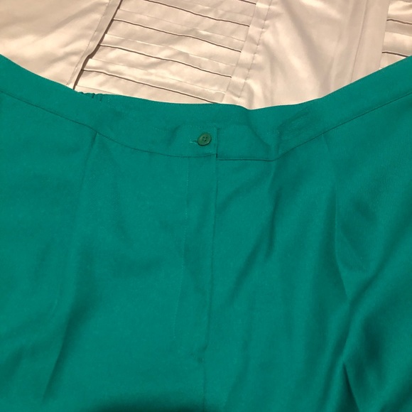 Kelly Green Pant Suit for Plus Size - Picture 3 of 6